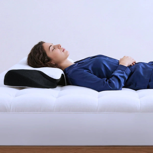 Back sleeper resting head in the CloudAlign pillow